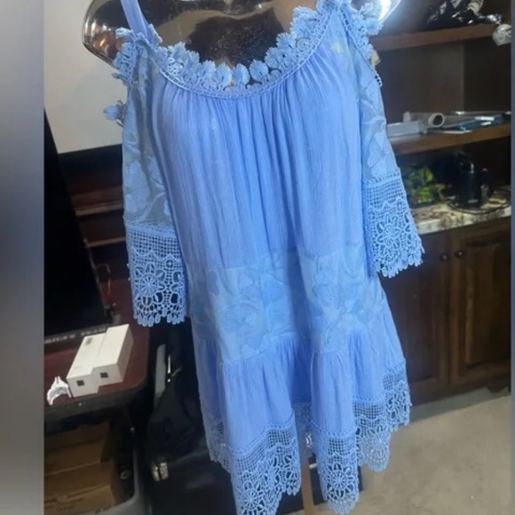 Women’s Tiered Cold Shoulder Lace/ Crochet Detail Tunic Top in PLBL sz S EUC - Picture 4 of 5